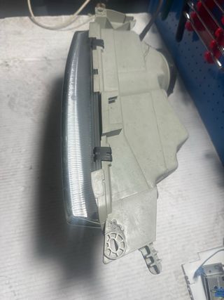 Faro Izquierdo Saab 9-5