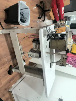 Máquina de coser industrial Juki DDL-5550