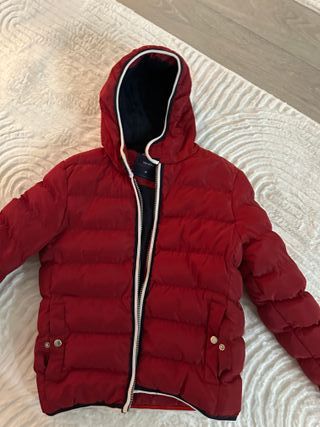 Cazadora roja con capucha para 10-11años