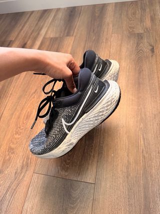 Nike ZoomX Invincible Run 39 Gris