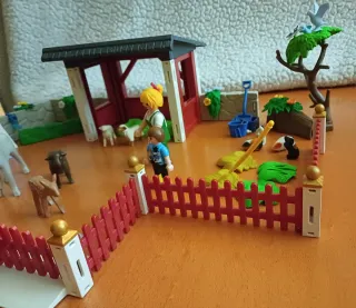 Playmobil Estación de Cuidados al Aire Libre