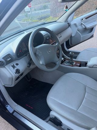Mercedes-Benz Clase C 2006