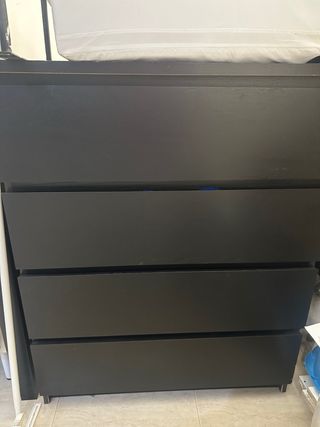 Comodino nero in legno