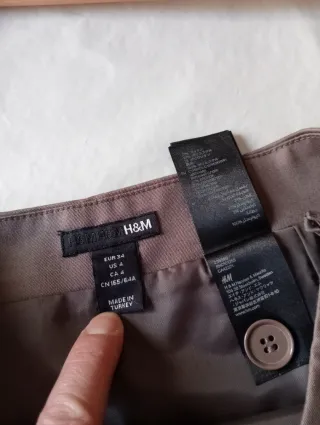 Falda marrón botones