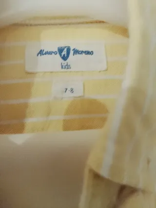Varias camisas de la talla 7-8