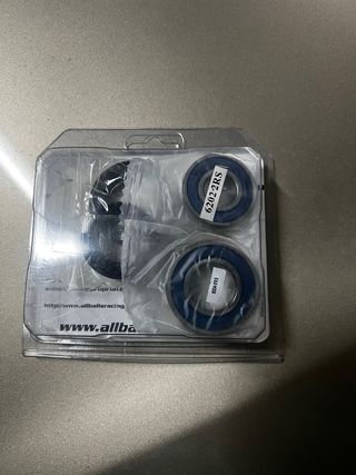 Kit reparación trapecios y basculante LTZ400