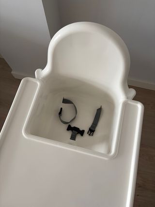 Trona IKEA con bandeja