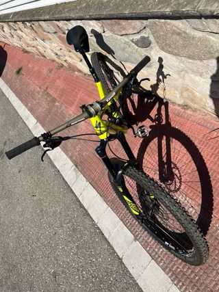 Specialized Stumpjumper FSR 29” talla L con extras