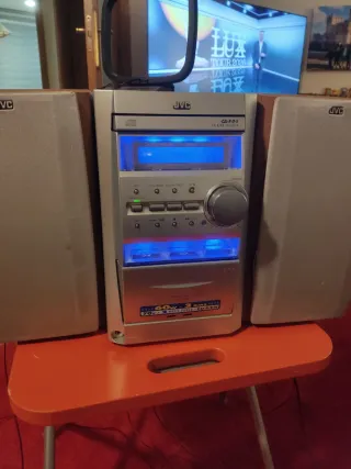 Minicadena JVC CD-R/RW TAPE