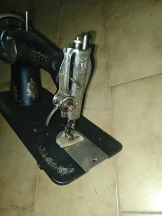 Máquina de coser Singer antigua