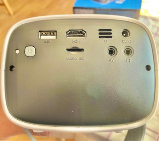 Proyector Portátil ICON Mini Cine en Casa