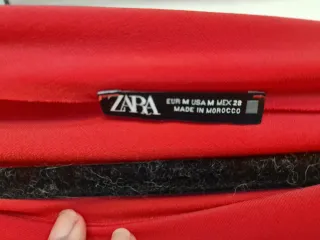 Top rojo asimétrico