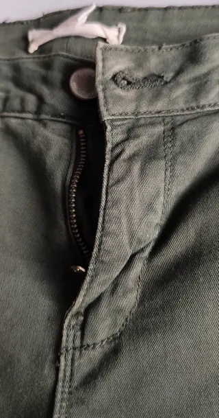 Pantalón vaquero verde