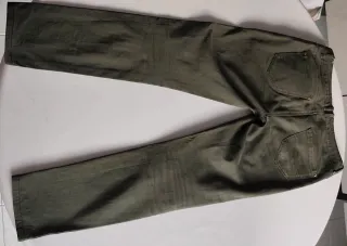 Pantalón vaquero verde