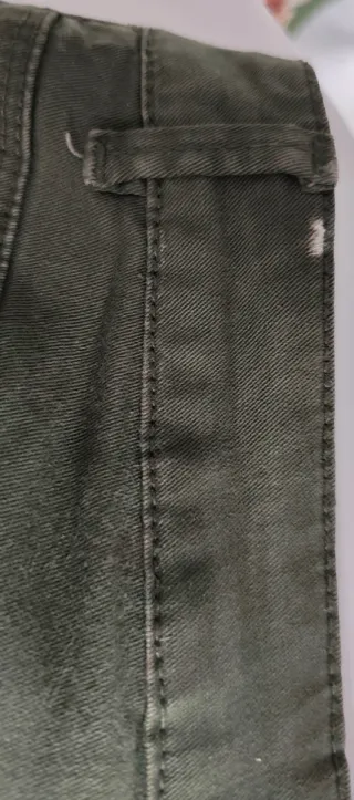 Pantalón vaquero verde