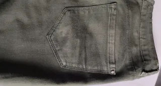 Pantalón vaquero verde