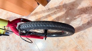Bicicleta BMX amarilla