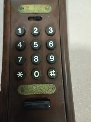 Teléfono Solac de madera, funciona