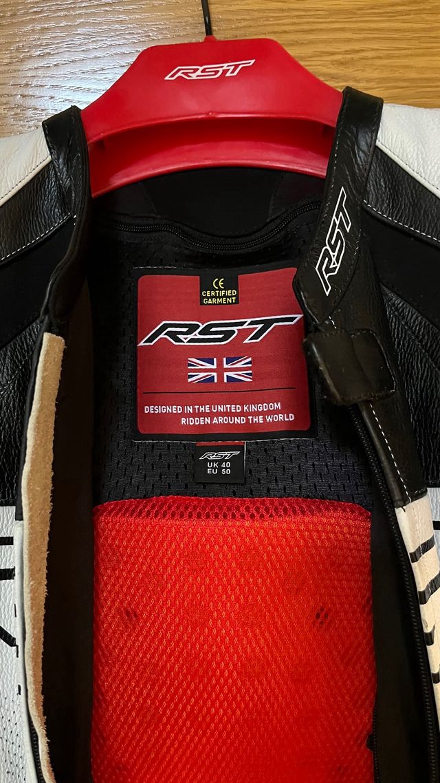 Mono de moto RST