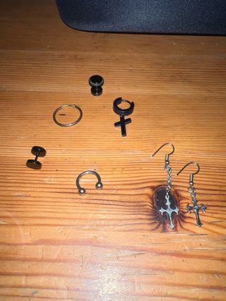 Lote de pendientes y piercing