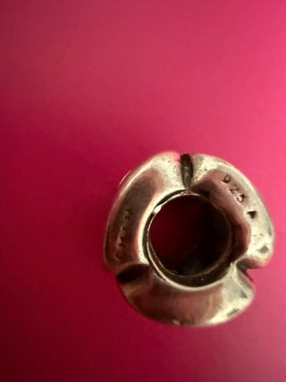 Charm Pandora Plata iniciales