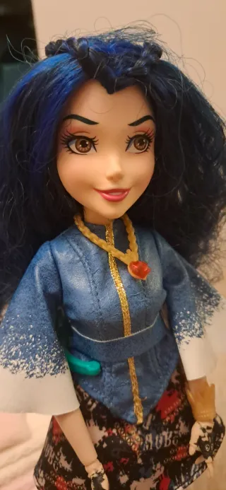 Muñeca Evie Descendientes