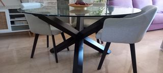 Mesa redonda cristal y 4 sillas