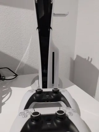 Consola PS5 Slim con Lector de Discos y 2 mandos