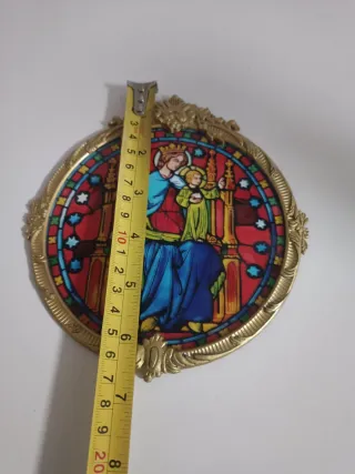 Antiguo vitral Virgen María con el Niño Jesús