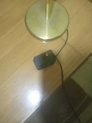 Lámpara de pie dorada de metal NO ENVÍOS