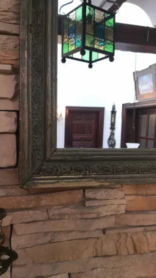 Specchio invecchiato in legno e vetro