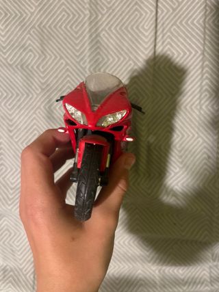 Moto Deportiva de Juguete Roja