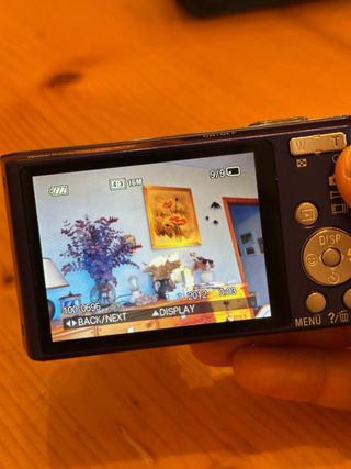 Digicam Sony Cyber-shot W730 16 MP · 8x Carl zeiss