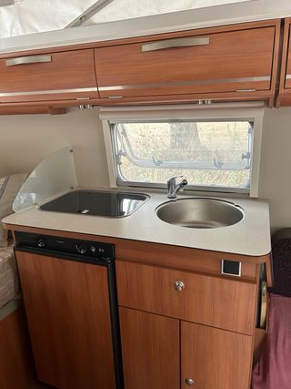Caravana Eriba Triton 418 + Mover (2021)