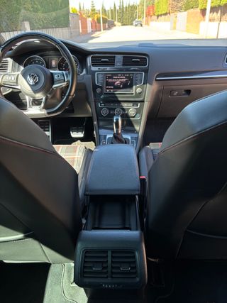 Volkswagen Golf GTI Performance 230 - 2.0 TSI