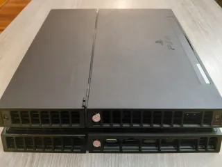 PS4 con 3 mandos y FIFA 20