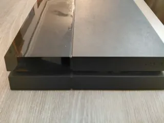 PS4 con 3 mandos y FIFA 20