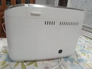 Panificadora Blanca y Acero Inoxidable