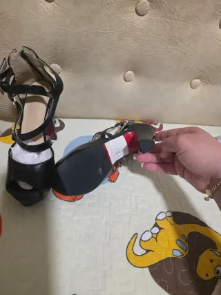 Zapatos de tacón negros talla 36