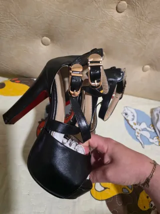 Zapatos de tacón negros talla 36