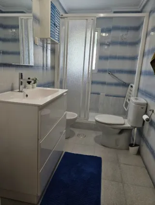 Habitación con luz, wifi y todo incluido!