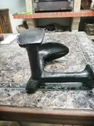 Forma antiga de sapateiro em ferro fundido