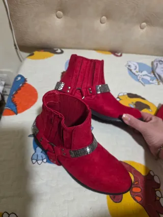 Botines rojos talla 36