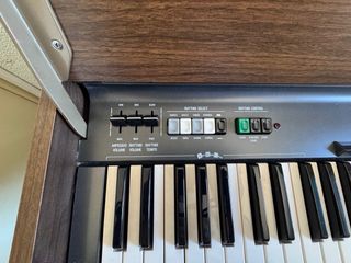 Piano  Yamaha CN-70