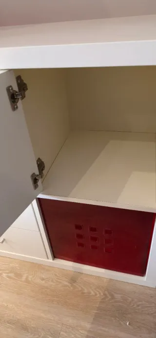 Mesa escritorio, mesa  extensible y Armario.