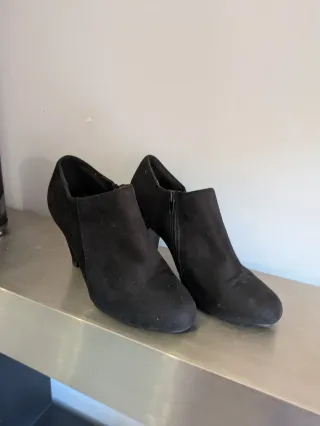 Botines tacón Corina negros