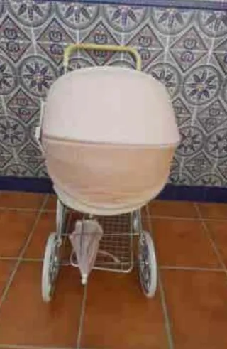 Carrito de muñecas clásico