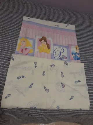 Sábana  encimera y funda de almohada de Princesas