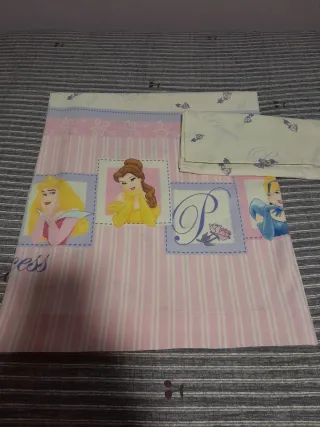 Sábana  encimera y funda de almohada de Princesas