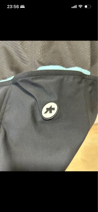 Conjunto de maillot y culotte ASSOS negro